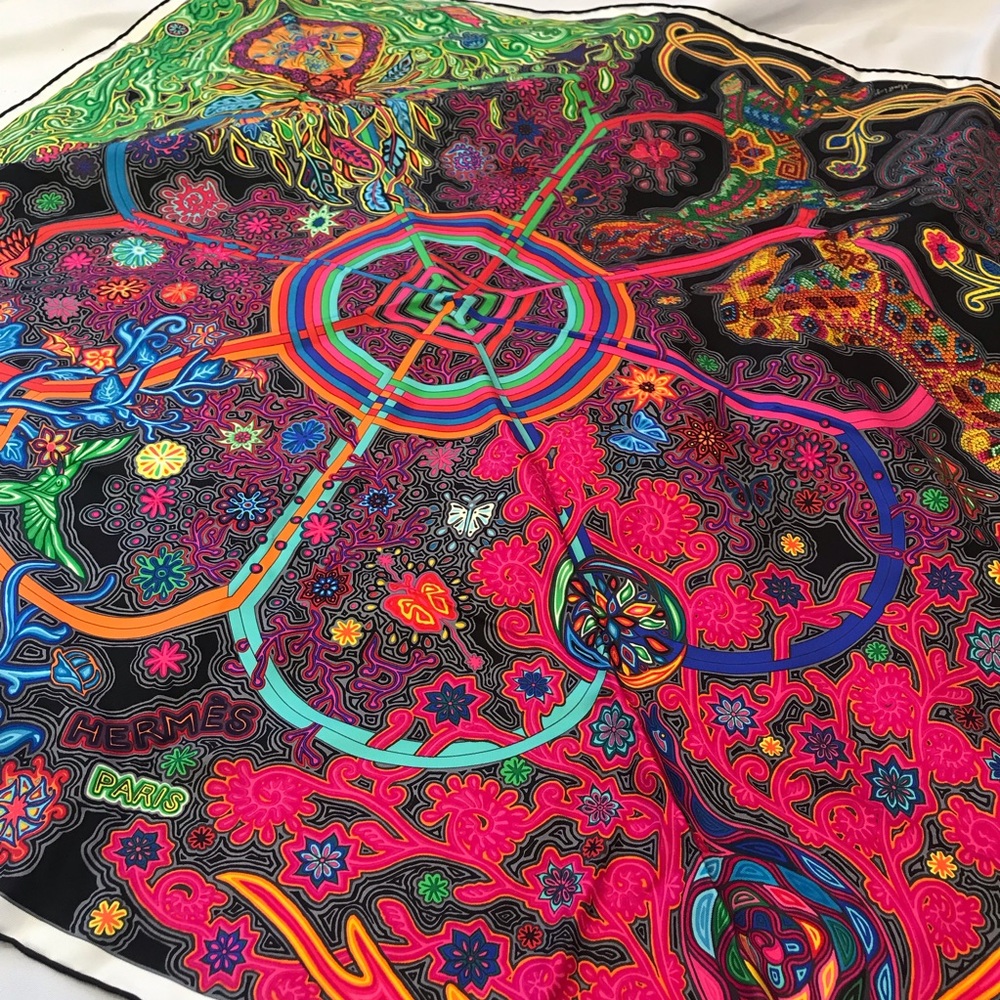 Hermès Brand New Carré 90x90 silk scarf